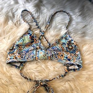 Jolyn Sunpaisley Vent Top